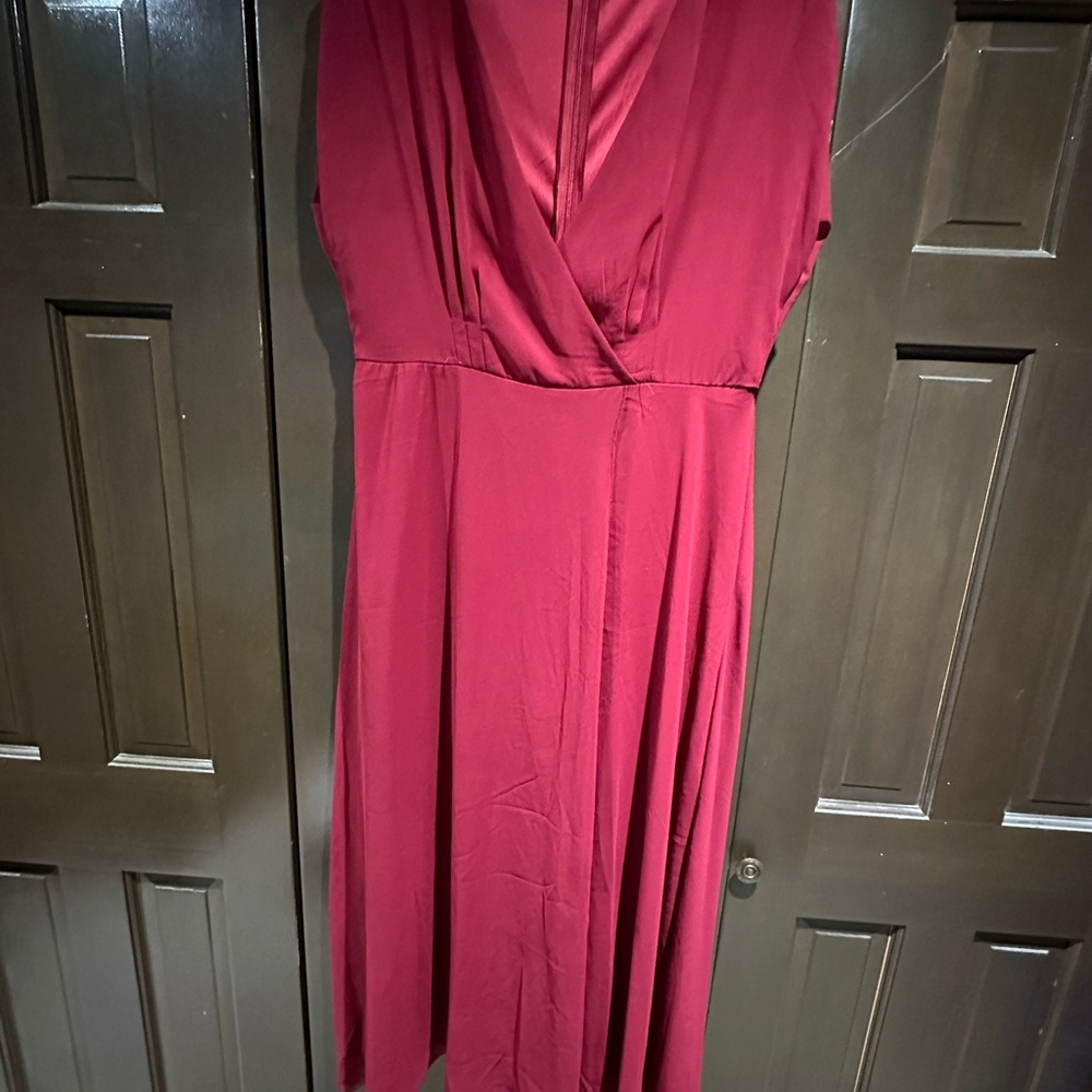 Elegant Burgundy Sleeveless Dress
